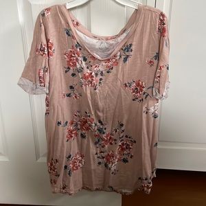 24/7 floral Maurice’s t-shirt